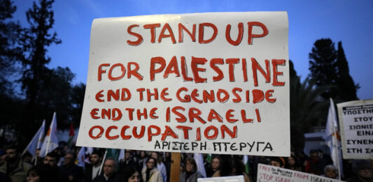 Стотици демонстранти освиркваха президента на Израел Ицхак Херцог при посещението му в Кипър