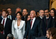 Годеницата на Безос бе критикувана заради провокативния си тоалет (СНИМКИ)