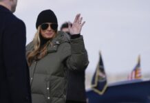 Мелания замени строгите костюми с пухенка, дънки и кубинки (СНИМКИ)