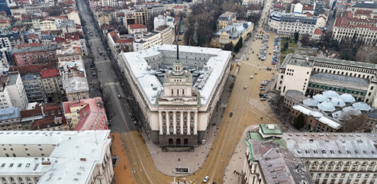 Правната комисия в парламента се събира на първо заседание
