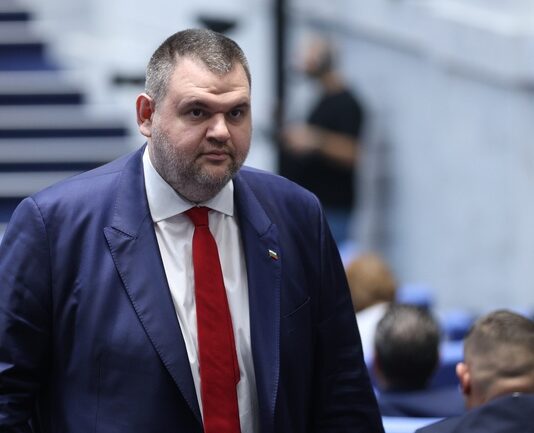 Пеевски: Правителството да се заеме с план за подкрепа на производствата, пострадали от високите цени на тока