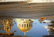 Затоплянето на времето продължава и днес, на места градусите гонят 15