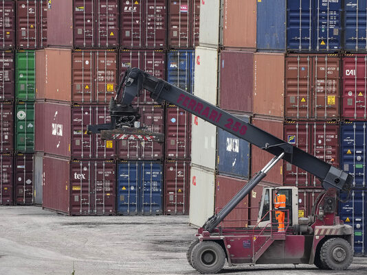 Политическата криза в Германия застрашава растежа, според мюнхенския институт „Ифо“