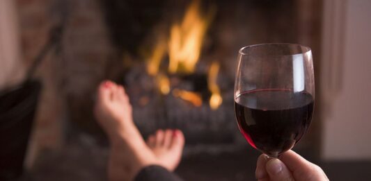 Проучване: Естрогенът стимулира склонността към пиене без мярка при жените