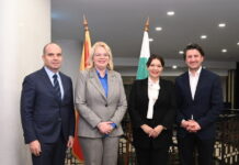 Министрите на туризма и на транспорта Мирослав Боршош и Гроздан Караджов обсъдиха директна въздушна свързаност между София и Подгорица с колегите си от Черна гора