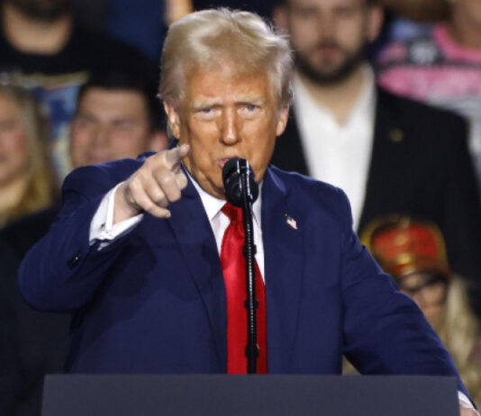 Тръмп въвежда 25% мита върху вноса на стомана и алуминий