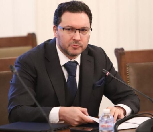 Вътрешният министър Даниел Митов обеща да обяви заловените готвачи на дрога