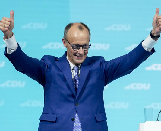 Мерц: Протестите няма да ни накарат да променим курса
