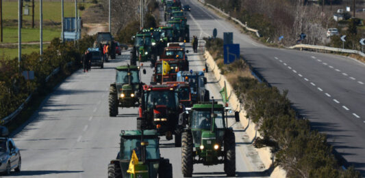 Гръцките фермери готвят нови пътни блокади