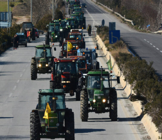 Гръцките фермери готвят нови пътни блокади