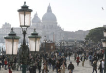 Венеция запазва входната си такса за еднодневни туристи