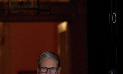 Британското правителство започва мащабна програма за строеж на „нови градове“