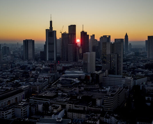 Ниски лихви и перспектива за ръст на наемите привличат инвеститори към германския пазар на недвижими имоти