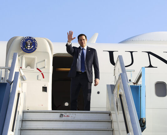 Висши представители на САЩ и Русия ще преговарят днес в Рияд