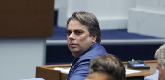 Асен Василев: Бюджетът, публикуван снощи, е абсолютно скандален