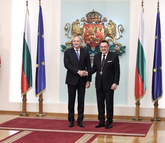 ПРОФ. ЛЮБОМИР СТОЙКОВ ПОЛУЧИ ОРДЕН „СВ.СВ. КИРИЛ И МЕТОДИЙ“ – ОГЪРЛИЕ