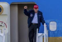 Тръмп обмисля алтернативи на поръчаните от „Боинг“ нови президентски самолети, съобщи Ройтерс