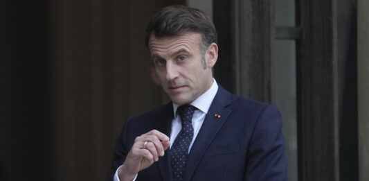 При посещението си в САЩ Макрон ще предупреди Тръмп да не проявява слабост пред Путин