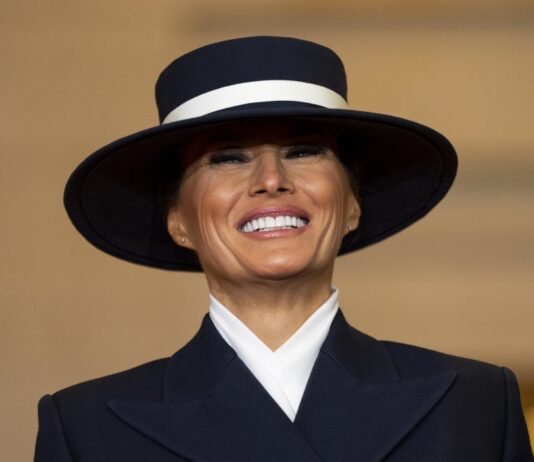 Героична, елегантна и решителна: Мелания Тръмп се превърна в знаменитост в Китай