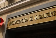 МФ опроверга Асен Василев: В бюджета не са заложени пари за купуване на нов правителствен самолет