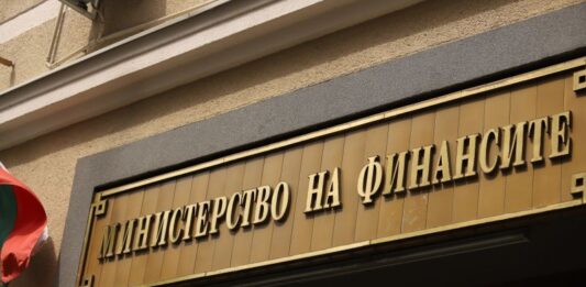 МФ опроверга Асен Василев: В бюджета не са заложени пари за купуване на нов правителствен самолет