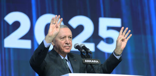 На конгреса на партията си турският президент Ердоган призова за национално единство и политическа стабилност