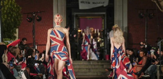 Между корсети и пънк – тенденции от Лондонската седмица на модата