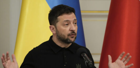 Зеленски призовава за чуждестранни инвестиции в отбранителната индустрия на Украйна