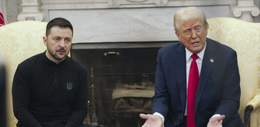 Зеленски се извини с шеговит тон, че не е бил с костюм на срещата с Тръмп в Белия дом