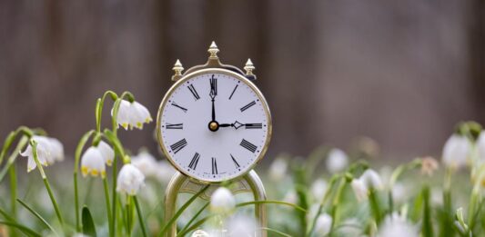Местим стрелките на часовника: Спим с час по-малко