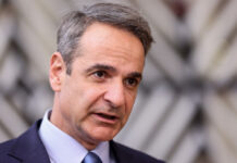 Гръцкото правителство оцеля при вот на недоверие