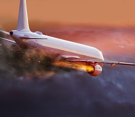 Самолет се запали в Денвър