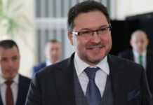 Министър Митов защити увеличението на заплатите в МВР