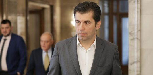 Очаква се прокуратурата да повдигне обвинение на Кирил Петков