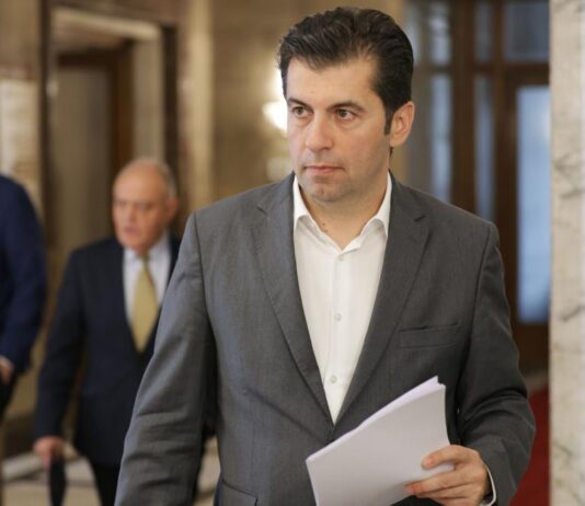 Очаква се прокуратурата да повдигне обвинение на Кирил Петков