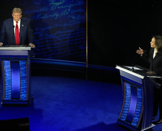 Доналд Тръмп лиши от държавна охрана Камала Харис и Хилари Клинтън