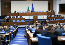 Депутатите ще гласуват първия вот на недоверие към кабинета „Желязков“