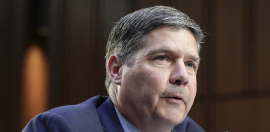 Американска разузнавателна агенция предупреди, че Китай се опитва да вербува държавни служители