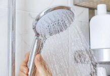 Кога е по-полезно да взимаме душ – вечер или сутрин