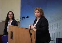 Правителството ще остане на власт, докато има доверие в мнозинството от народните представители, каза Наталия Киселова в Русе