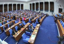 Депутатите прекъсват ваканцията си! Извънредно заседание, на което 8 министри отговарят на въпроси
