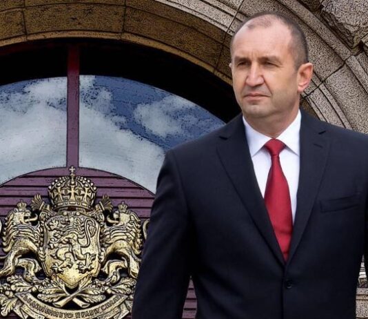 Президентът Радев сезира КС заради решението на Киселова за референдума за еврото