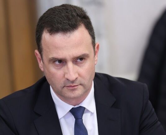 Министър Жечо Станков: От 1 юли по нов начин ще се определя цената на тока за бита