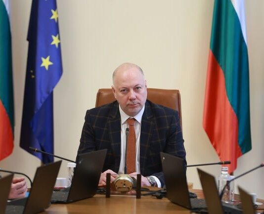 Премиерът Желязков: Радев чертае бъдещия си политически проект на гърба на българите