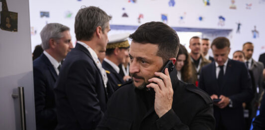 Зеленски е готов за преговори, но отхвърля оттегляне от анексираната от Русия украинска територия