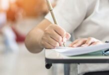 Втора задължителна матура за хиляди гимназисти днес – изтеглиха Вариант 2