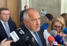 Борисов: Българите от Израел ги върнахме с граждански полет, защото президентът не спира да лети с Еърбъса