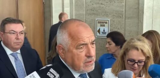 Борисов: Българите от Израел ги върнахме с граждански полет, защото президентът не спира да лети с Еърбъса