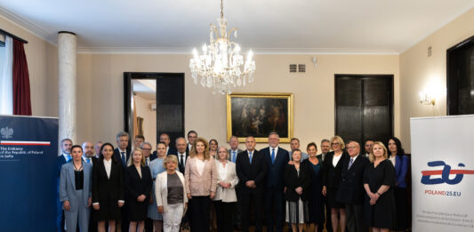 Румен Радев: Голямото предизвикателство пред ЕС е да насърчи собственото си производство и конкурентоспособността в глобален план