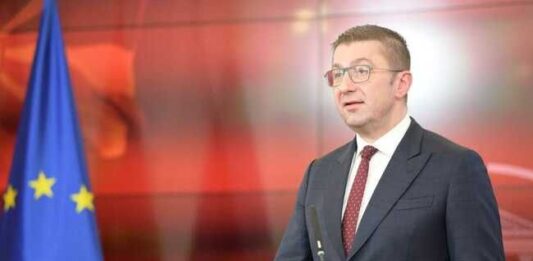 Мицкоски: По талибански начин от доклада на ЕП се изтриват термините македонска идентичност и език